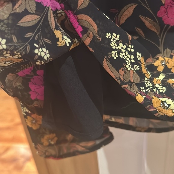 Nwot ASTR THE LABEL XL sweetheart floral blouse - Picture 9 of 9